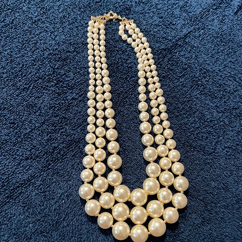 Women’s pearl necklace